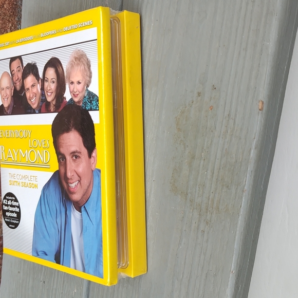 NEW/Sealed Everybody Loves Raymond Season 6 DVD set - Picture 2 of 5